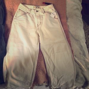 BRAND NEW cream colored high waisted Summer pant!